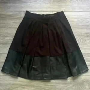 Banana Republic Black A-Line Faux Leather Hem Pleated Knee Length Skirt Size 8